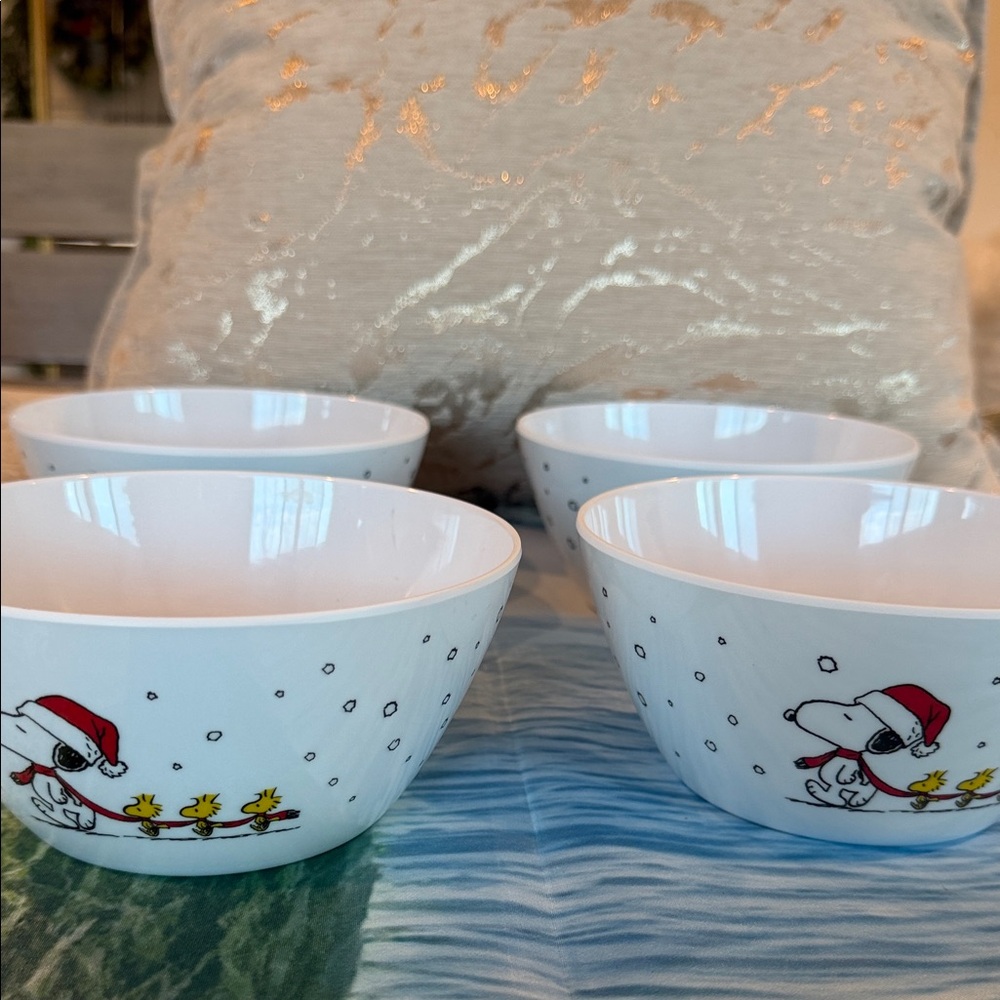 NWT Festive Peanuts Snoopy Melamine Bowl Set of 4 - Picture 4 of 5